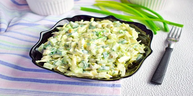 Вкусный салат из свежей капусты – 10 простых рецептов