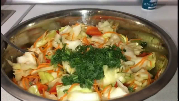 Салат из капусты с морковью - 13 быстрых рецептов на каждый день